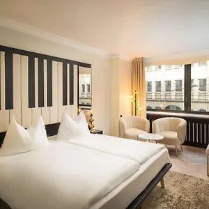 4* فندق أرثوتيل آنا أماديوس