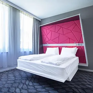 Magic Xhibition - Self-service-hotel 3* Μπέργκεν